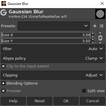 12 12ReptileEyeTutGausBlur